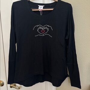 Cabi Love You Tee Size Medium Black Long Sleeve Red Embroidered‎ Heart Shirt